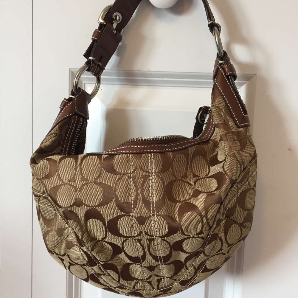 CUTE COACH Purse!!